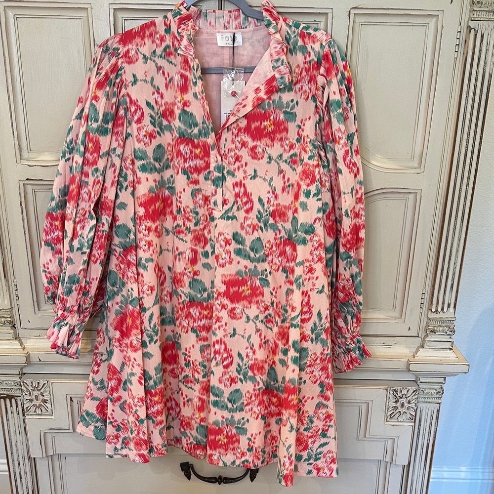 AVARA Sarah dress size Small.